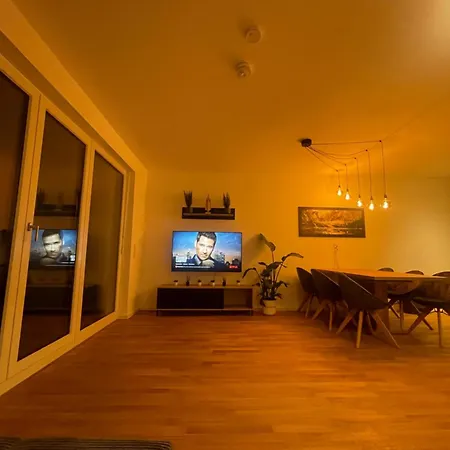 Apartment Grosszuegiges Designer Schoenefeld