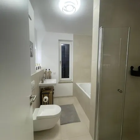Apartment Grosszuegiges Designer